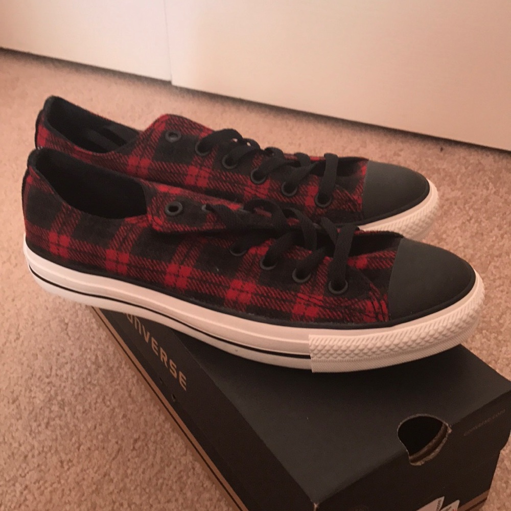 Converse tennis shoes; brand new; 9